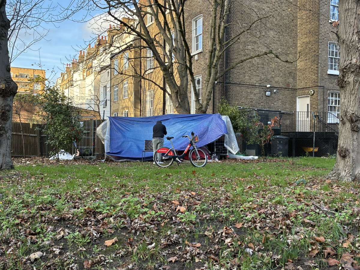 MSchellingerLV's tweet photo. Have reported the tent near Fleming Court off Paddington Green and the Labour action team are monitoring the situation closely. https://t.co/ZQMZxU8rPO