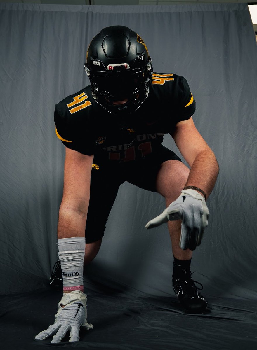 JadenFletcher11's tweet image. Thankful for the opportunity to visit Missouri Western. Really enjoyed my time on campus and learning more about the program.⚪️🟡 #PerfectMix2026 #Griffup 

@CoachGalloM @MWSU_Football @EcoachJ @SidelinePreps @PrepRedzone
@NewcastleFTBL @QuentinBlue5 @TopPreps