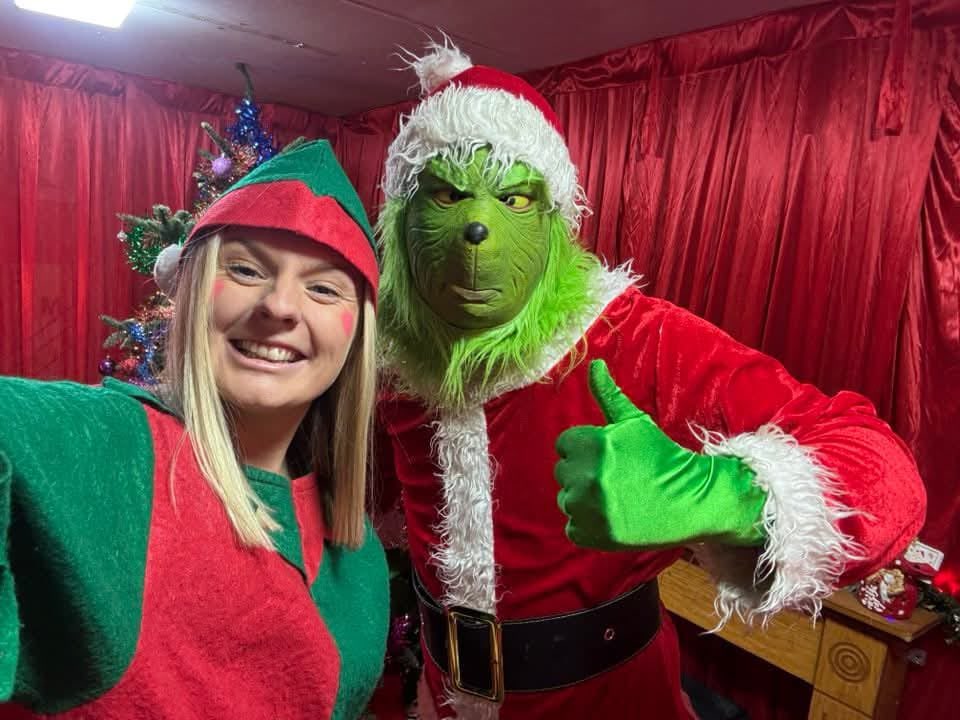 MonkVaughan's tweet photo. The Grinch was at @ELPMCC on Saturday so was Santa but don’t want to talk to much about that 😂🎅🏻🎄💚 https://t.co/21PAe2SnAu
