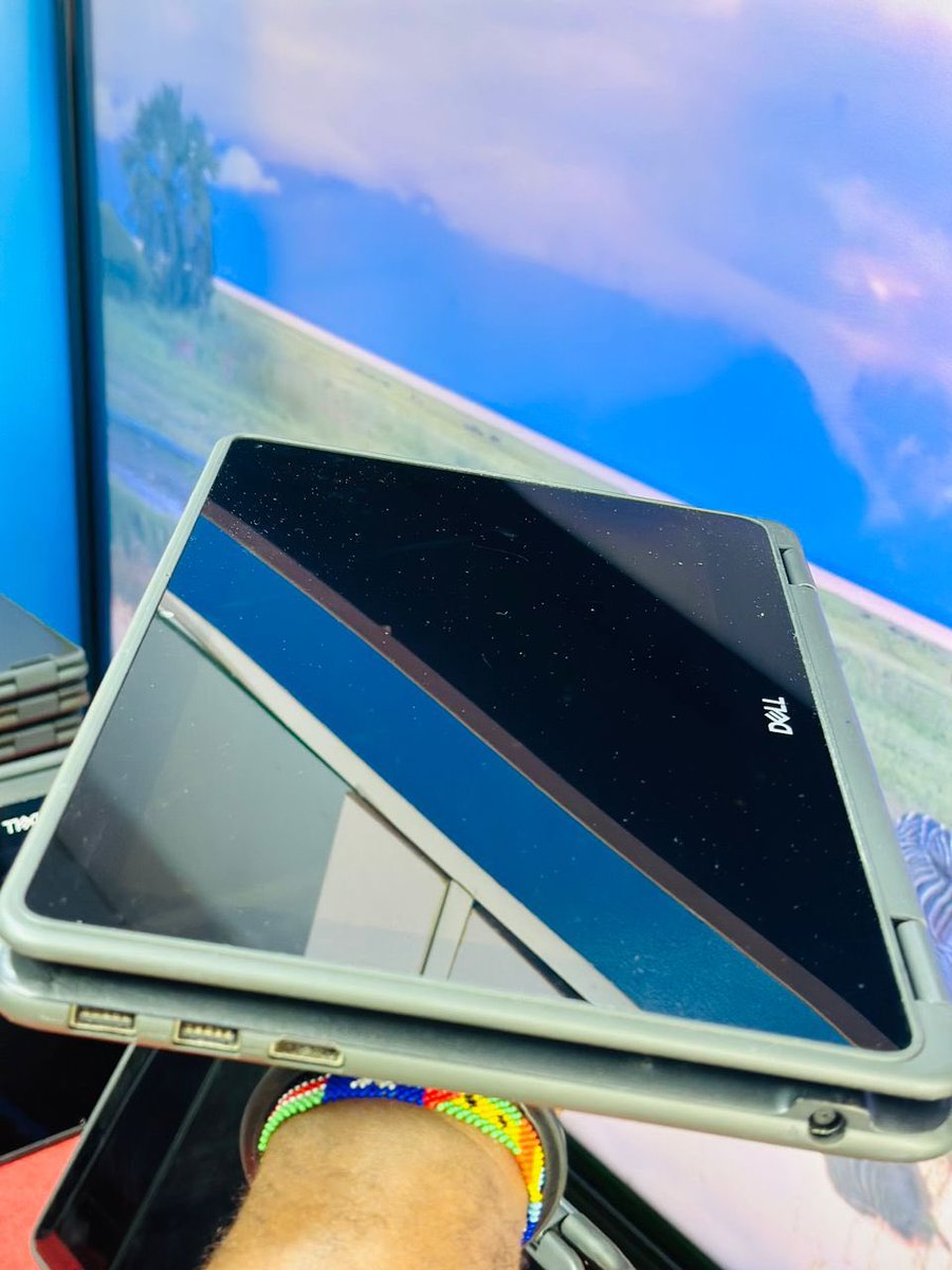 DansoPhilip10's tweet photo. Dell Latitude 3120 

Touchscreen/x360/intel pentium/128gig ssd/8gig ram

1,300gh only https://t.co/II87WgEQVq
