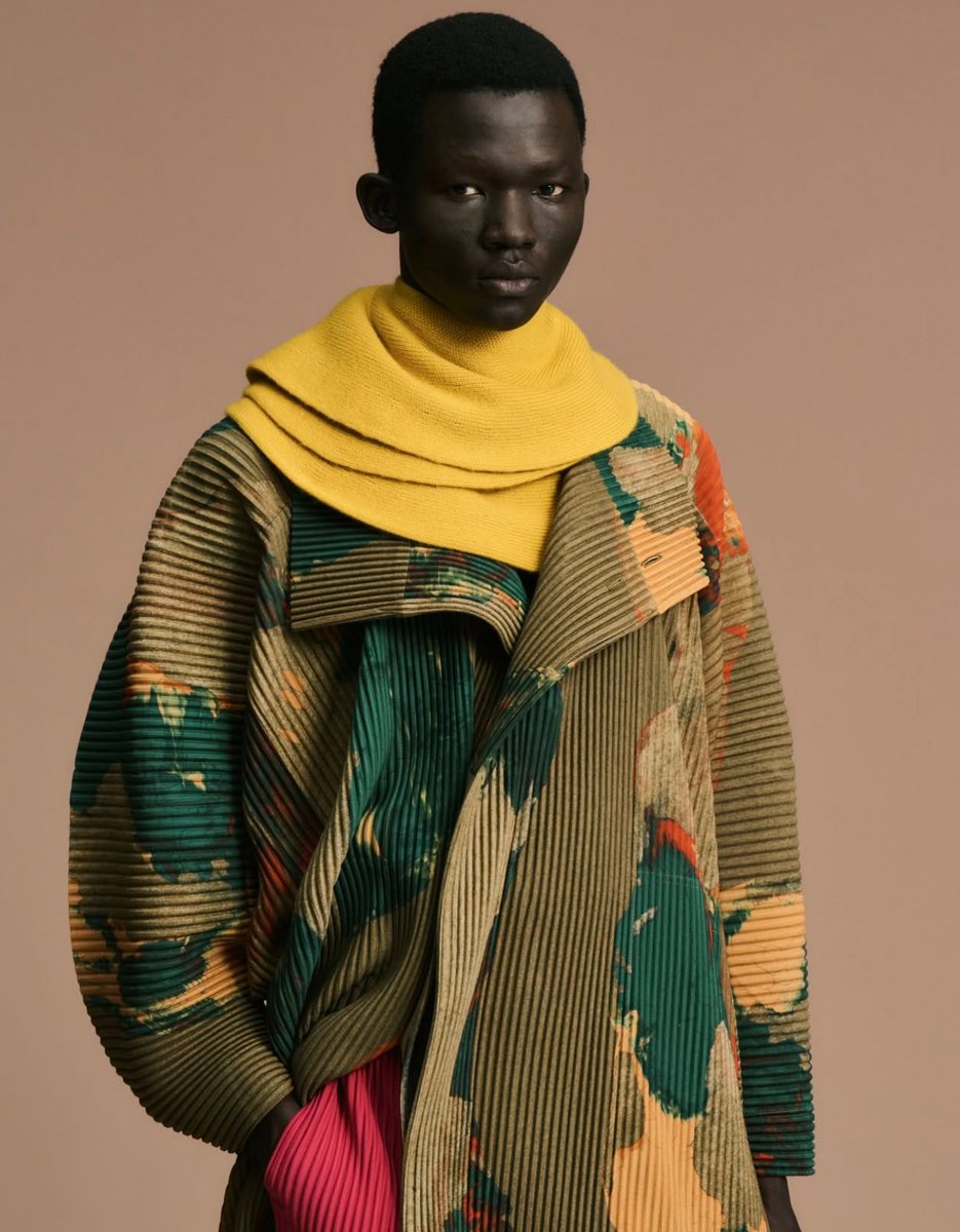 StreetFashion01's tweet photo. Issey Miyake AW25 🫡 https://t.co/DvJ3OcAn5t