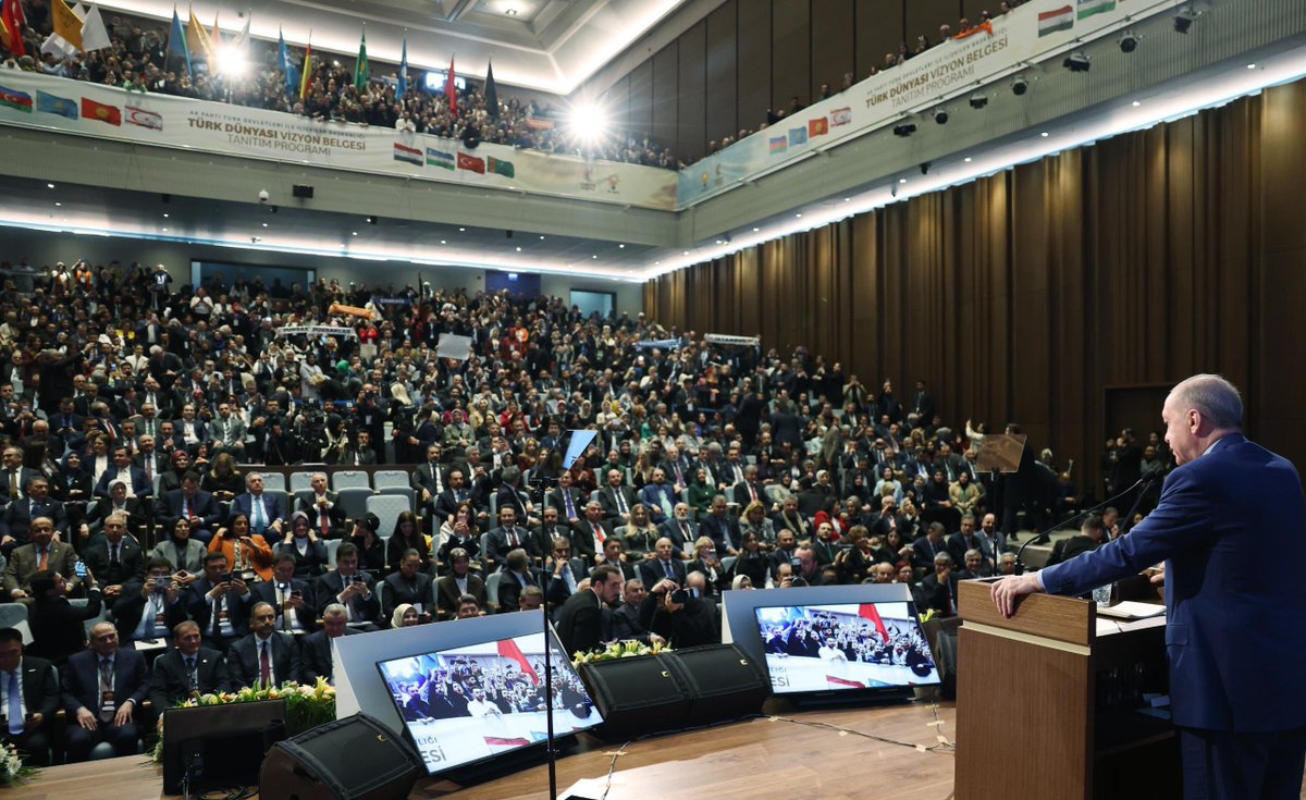 Cumhurbaşkanımız Sn. <a href="/RTErdogan/">Recep Tayyip Erdoğan</a>'ın teşrifleriyle düzenlenen AK Parti Türk Dünyası Vizyon Belgesi Tanıtım Programı'na katıldık.

Altı lehçede ve ortak alfabe ile hazırlanan vizyon belgesi, Türk dünyasında birlik ve dayanışmayı tahkim etme kararlılığımızın somut bir ifadesidir.

AK
