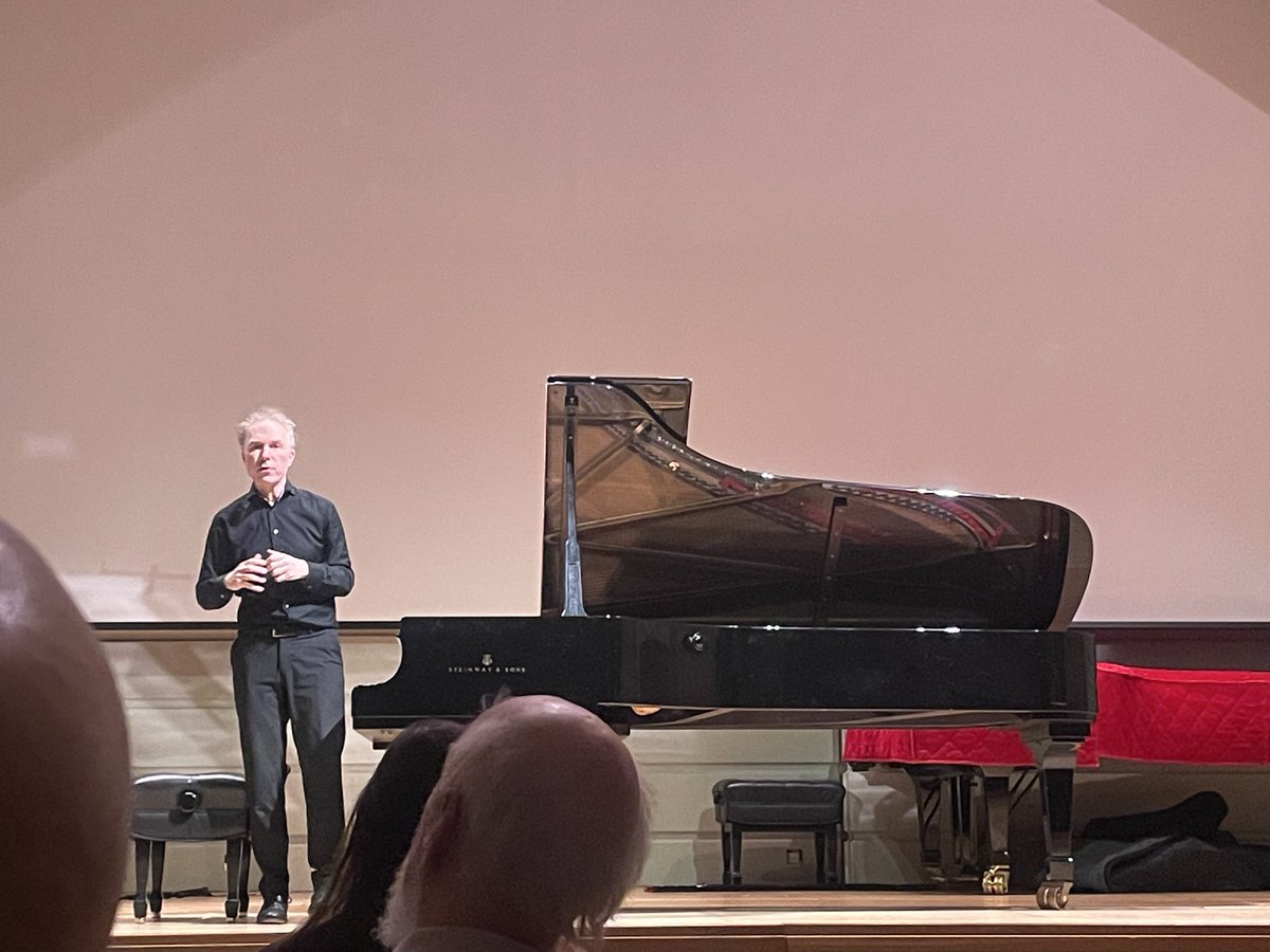 Fascinating performance &amp; presentation by Ralph van Raat of early #Boulez piano pieces - listen to his recording! Really stressed the emotional world of the music <a href="/RCMLondon/">Royal College of Music</a> <a href="/20CPiano/">Piano Music of the 20th Century</a>