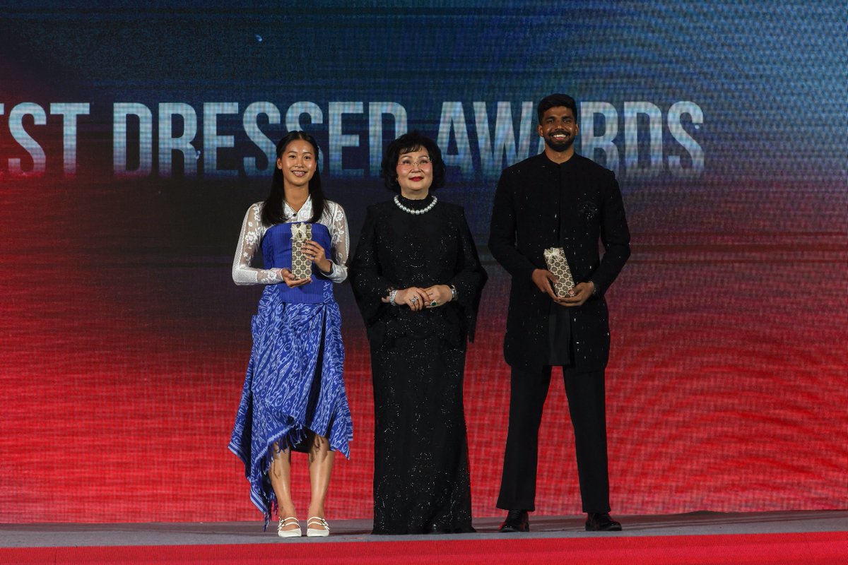 bwfmedia's tweet photo. Best Dressed winners from #Hangzhou2025. 😍

Congratulations to 🇮🇳 Satwiksairaj Rankireddy and 🇮🇩 Putri Kusuma Wardani! ❤️✨

#BWFWorldTourFinals #Hangzhou2025 https://t.co/z5M6Xdh5mM