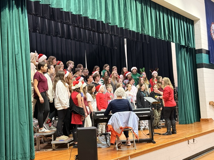 ButtsRoadInt's tweet photo. What a magical way to celebrate the season! 🎶✨ Our BRI students were treated to a festive holiday performance by the incredibly talented Hickory Middle School Band, Orchestra, &amp; Chorus. Thank you for sharing your music, joy, &amp; holiday spirit with us! #SOARingHighatBRI https://t.co/AaazDhcwnZ