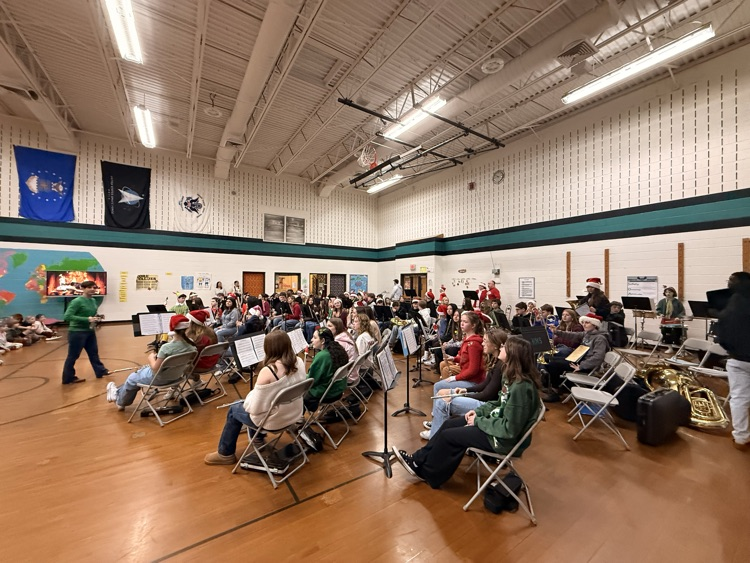 ButtsRoadInt's tweet photo. What a magical way to celebrate the season! 🎶✨ Our BRI students were treated to a festive holiday performance by the incredibly talented Hickory Middle School Band, Orchestra, &amp; Chorus. Thank you for sharing your music, joy, &amp; holiday spirit with us! #SOARingHighatBRI https://t.co/AaazDhcwnZ