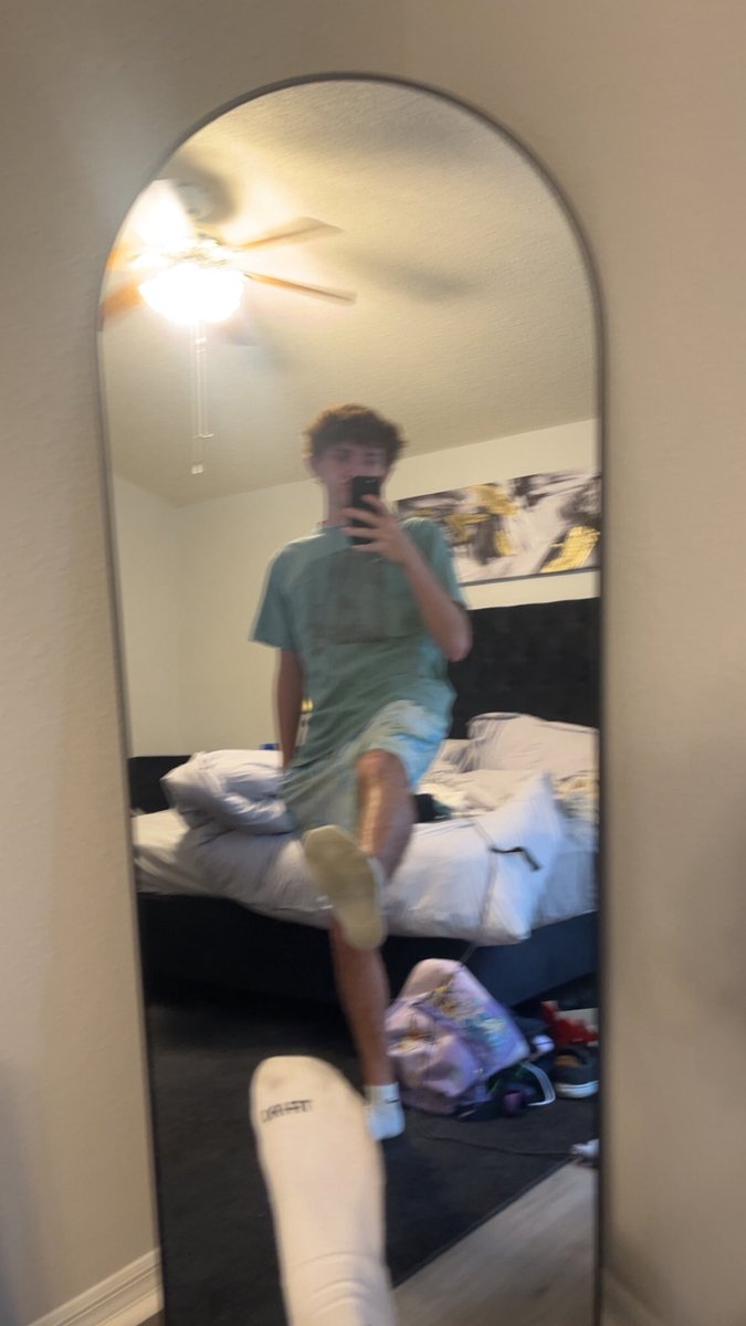 RealName1920's tweet image. Okay who can carry me in apex tho #apex #twink #hmi #idk #gamer