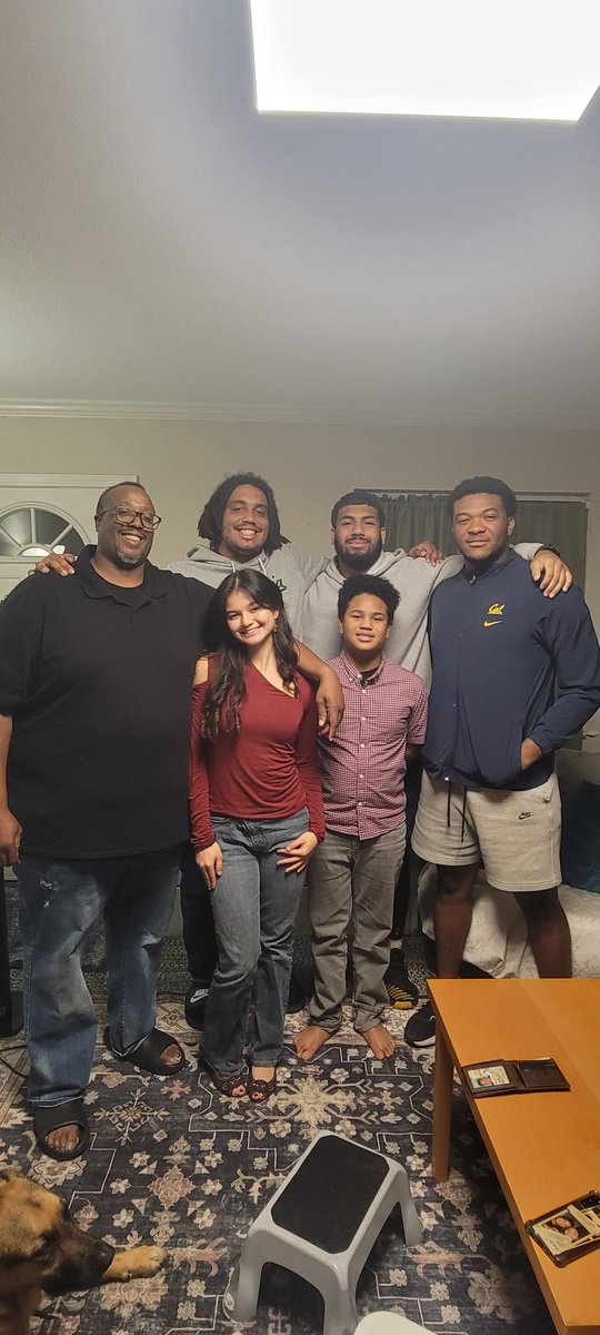 K.Y.L.E.🍻 tweet media