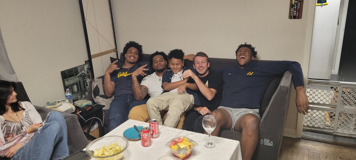 K.Y.L.E.🍻 tweet media