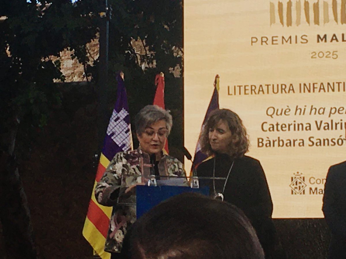 SocialistesInca's tweet image. 🙌🏼Enhorabona Caterina Valriu pel Premi Mallorca de Literatura Infantil Il·lustrada 2025 per “Què hi ha per dinar?".

És una alegria i un orgull immens per a Inca i per la nostra cultura. 

Gràcies per fer-nos créixer a través dels llibres 🌹📚

#OrgullInquer