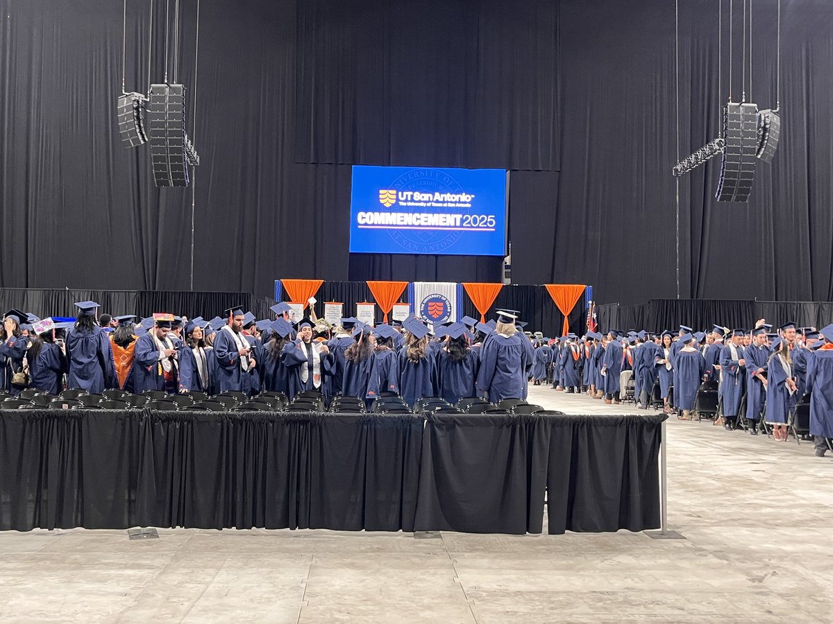 utsa_academics's tweet image. Today, UT San Antonio celebrates our Fall 2025 graduates! 🎓 We’re proud of all they’ve accomplished and excited to see how they’ll use the skills and experiences gained here to shape what’s next.
#UTSAGrad25 #Commencement