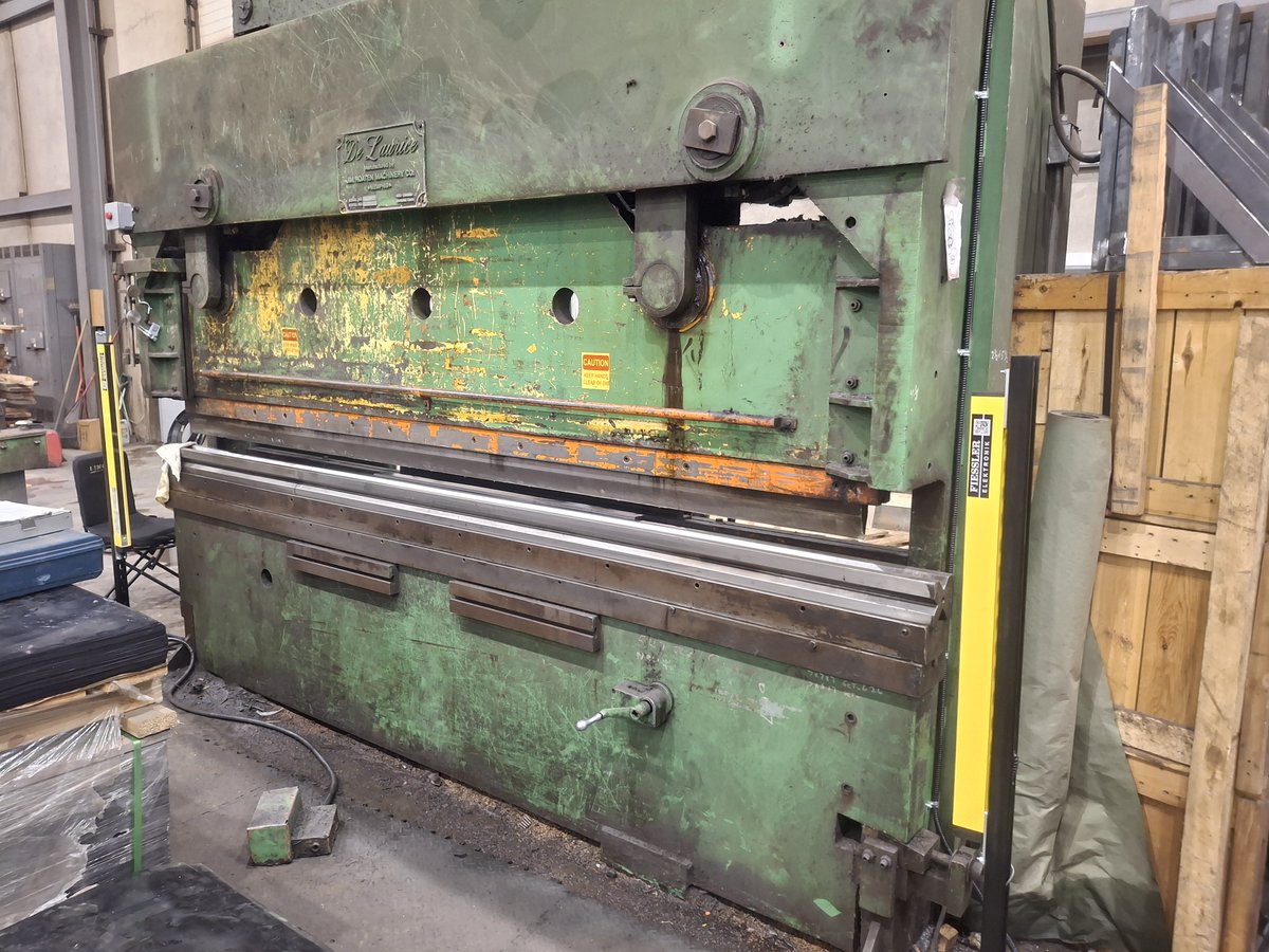 pressbrakesafe's tweet photo. We just finished installing (1) Fiessler Automatic 150mm AKAS-2F laser safety system with 3-position safety foot pedal on Rocker Arm Accurpress press brake and  (1) Fiessler light curtain on an De Laurice press brake in Minnesota.
#pressbrake #sheetmetal #lightcurtains #fiessler https://t.co/oiYaJydImu