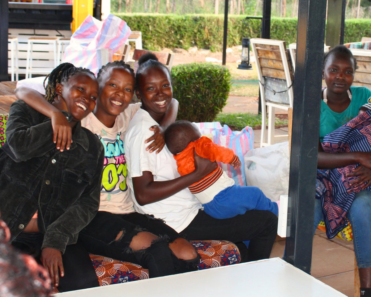 UstawiG's tweet photo. Highlights of the Jiji Empow{H}er project launch.
On 10th December, we successfully launched the Jiji Support Group as we marked the end of the #16daysofactivism against #Genderbasedviolence. 

#empowerher https://t.co/3kZvaQ56ge