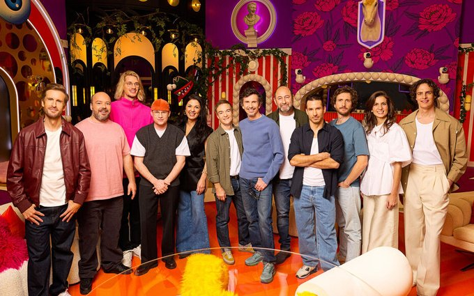 NewsTVReal's tweet image. Une nouvelle formule avec des destins liés. Ce lundi,  Prime Vidéo a dévoilé le casting de la sixième saison de son programme phare #LOLQuiRitSort. 

La plateforme a réuni les trois humoristes Jérémy Ferrari, Arnaud Tsamere et Baptiste Lecaplain.

Le  trio expérimenté sera