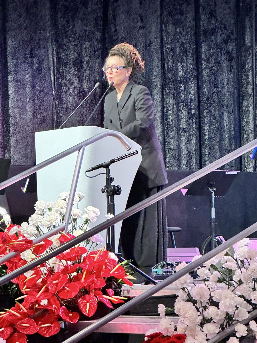 Ziemie Zachodnie i Północne to dziś świetnie rozwijające się polskie regiony, będące częścią naszego dziedzictwa. Dziś pięknie wybrzmiało to w <a href="/Stara_Kopalnia/">Stara Kopalnia w Wałbrzychu</a> w Wałbrzychu. Na Dolnym Śląsku znamy i cenimy historię i dumnie patrzymy w przyszłość.<a href="/donaldtusk/">Donald Tusk</a> <a href="/RomanSzelemej/">Roman Szełemej</a> <a href="/AZabska/">Anna Żabska 🇵🇱🇪🇺🏰🏀</a>