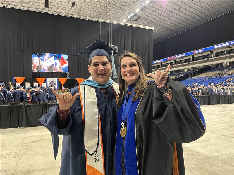utsa_academics's tweet image. Today, UT San Antonio celebrates our Fall 2025 graduates! 🎓 We’re proud of all they’ve accomplished and excited to see how they’ll use the skills and experiences gained here to shape what’s next.
#UTSAGrad25 #Commencement