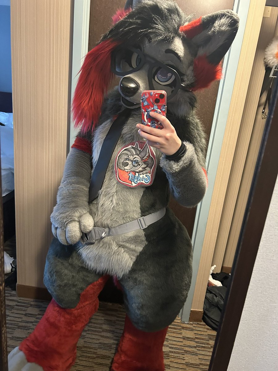ghost_sumwhere's tweet photo. May I offer you this cute, sweet, werewolf girlfriend to help you through your Monday? 🥰❤️

🪡: @Glitzy_Fox https://t.co/GzrA7Cmf8h