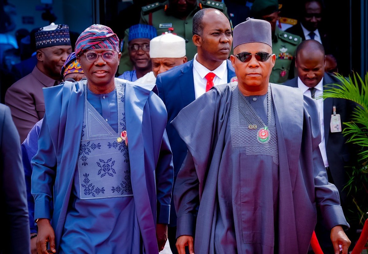 OyesileJohn's tweet image. Shettima baba. 
He just goes about his jobs as assigned by the president.  He doesn't hold press conferences nor grant unnecessary interviews.  He doesn't have popular/highly marketed SAs or SSAs who appear to run parallel office to that of the president.  His SAs are not found…