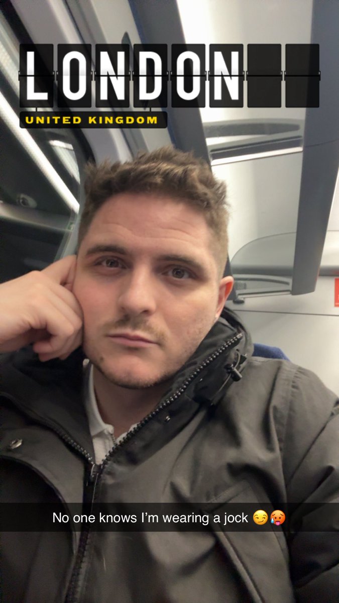drakerushxxx's tweet photo. On way to London 😈 https://t.co/LJSKZfL4pK