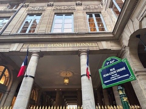 Conseil_constit's tweet image. Inauguration de la rue Jean-Louis Debré : un hommage fort à celui qui présida le Conseil constitutionnel de 2007 à 2016 et qui fut une figure majeure de nos institutions.
La cérémonie s’est tenue en présence de Richard Ferrand, Président du Conseil constitutionnel, des membres du…