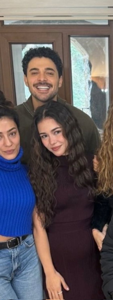 Soso95268870's tweet photo. Kardeşi🤍
#HalitÖzgürSarı #GözleriKaradeniz #Azfat https://t.co/FtLKpSsQI8