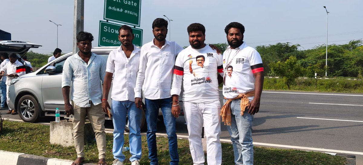 jaidmk28's tweet photo. நேற்று நடந்துமுடிந்த 91 சட்டமன்ற தொகுதி அடங்கிய வடக்கு மண்டல இளைஞர் அணி நிர்வாகிகள் சந்திப்பு நிகழ்ச்சியில் கழக இளைஞர் அணி திருவள்ளூர் கிழக்கு மாவட்ட சமூக வலைதள அமைப்பாளர் @prathapradio அவர்களுடன் இணைந்து நிகழ்சியில் கலந்து கொண்ட போது 
@Udhaystalin @VallurRameshRaj @arivalayam https://t.co/lc7er8pe3l