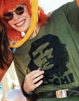 ritaacervo's tweet photo. rita lee com uma camisa do che guevara, icônica!! https://t.co/WD2imK7nyi