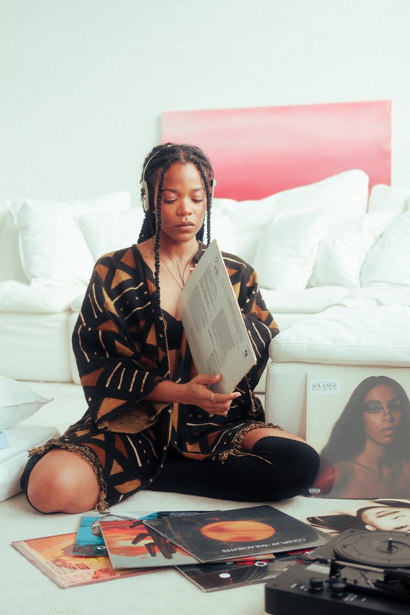 Imara in “cut me,” a gorgeous bogolan cloak 

threadedtribes.com