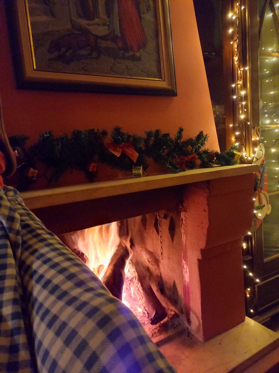 MARIA434587123's tweet image. #time_to_relax 🥰✨️🎶☃️🎄🥃🕯#Christmas2024 #Christmas #Vartholomio #ilia ❤️