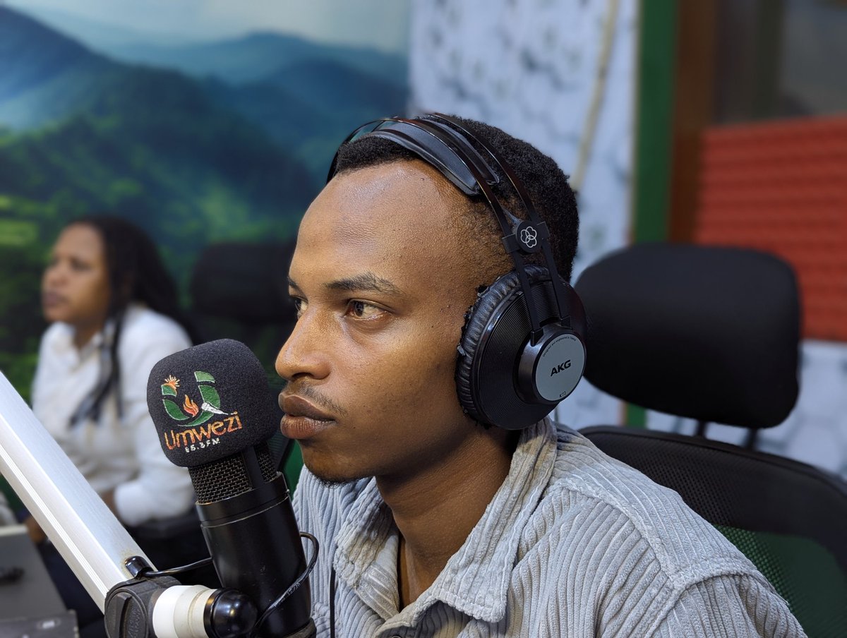umwezifm's tweet photo. Turi mu mwanya w'ikiganiro #BoxtoBox cyibanda ku busesenguzi bw'amakuru ya sports avugwa mu mahanga, by'umwihariko i Burayi.
Ntugacikwe!
🗓️: Kuwa Mbere - Kuwa Gatanu
⏰: 16h00 - 19h00
#Umwezi https://t.co/yGkigrHUD4