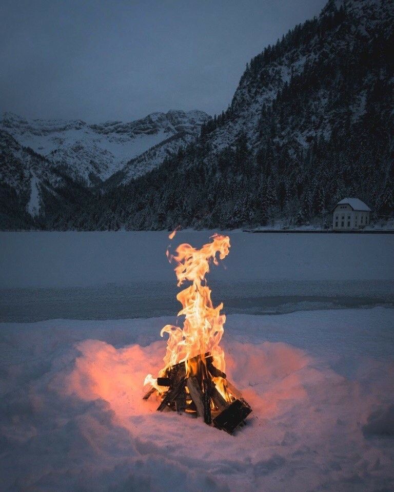 ACC_National's tweet photo. Almost the darkest day of the year. 

Get ready for the return of the light, friends. https://t.co/Re2F5eV2Pf