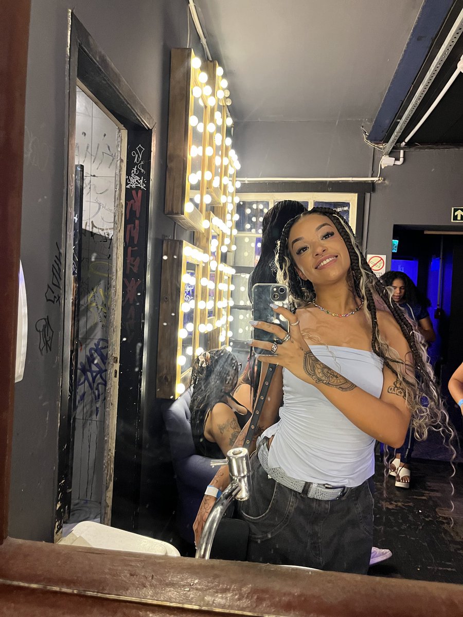 BIG RIRI tweet media