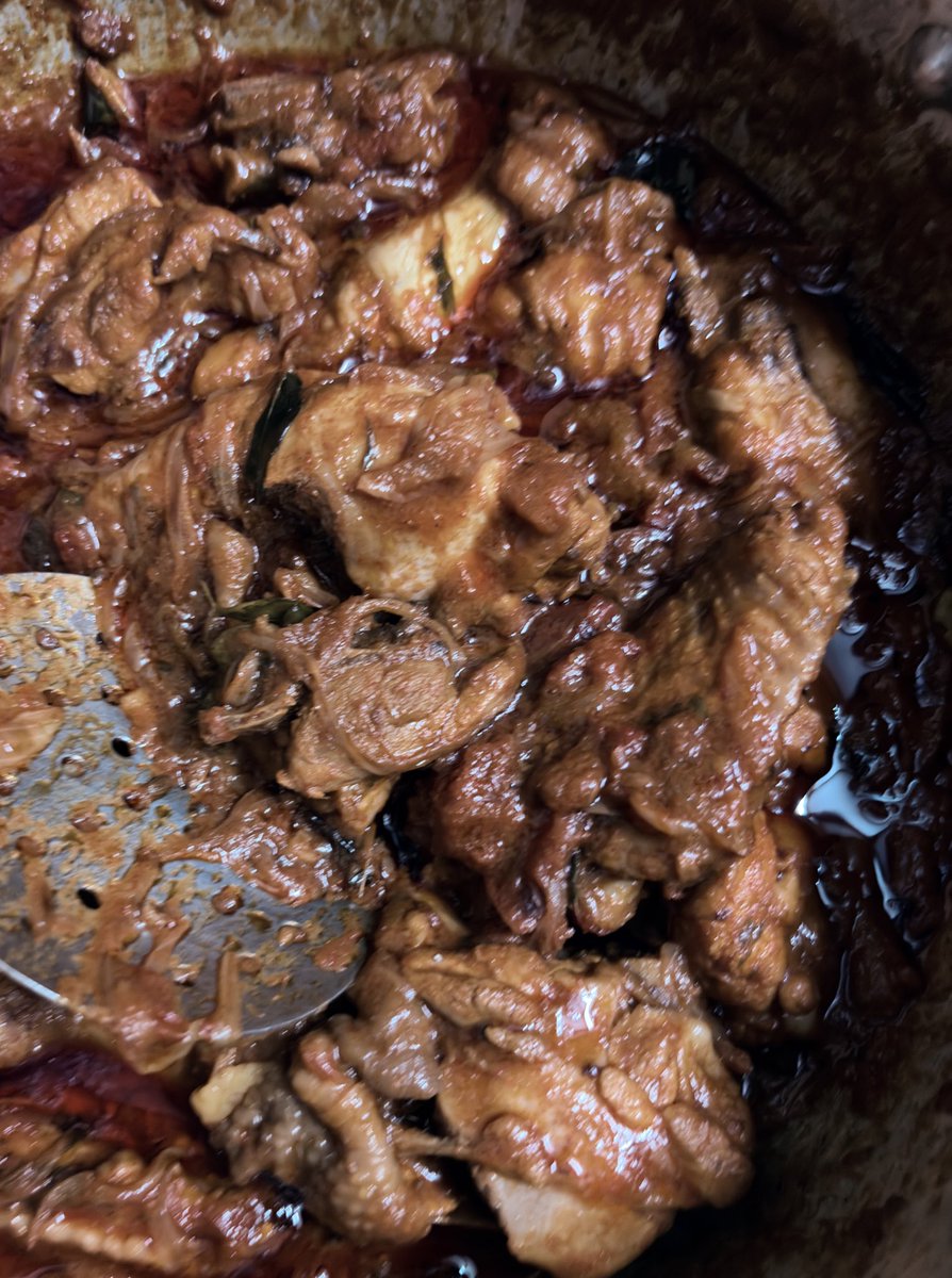valliraghu's tweet photo. White chicken biryani
Chicken gravy
Curd
#VCooks π©π»βπ³
#VEats π https://t.co/u3CPOm01vL