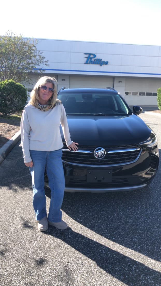 PhillipsBuickGM's tweet image. SalesPRO Bam Niblack helped Christine with her purchase of a 2021 Buick Envision! Clean used cars are our specialty and you will find a wide selection of used SUVs at Phillips Buick GMC 🌦️ #usedcardealer #usedcars #usedcarsnearme #buickenvision #phillipsbuickgmc