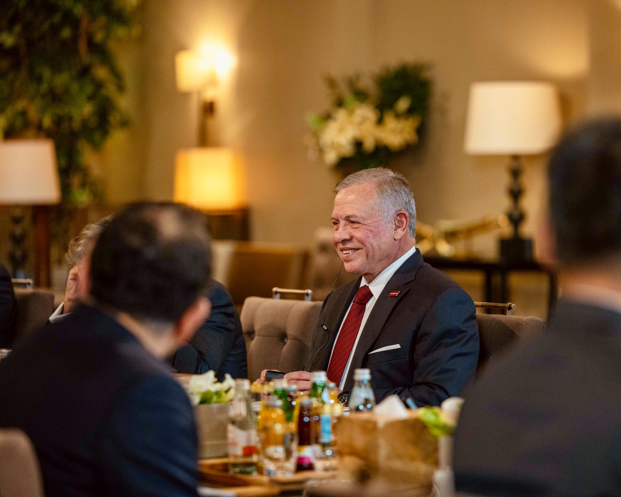 عاجل|| الملك يعقد مباحثات مع رئيس الوزراء الهندي في قصر الحسينية #بترا 