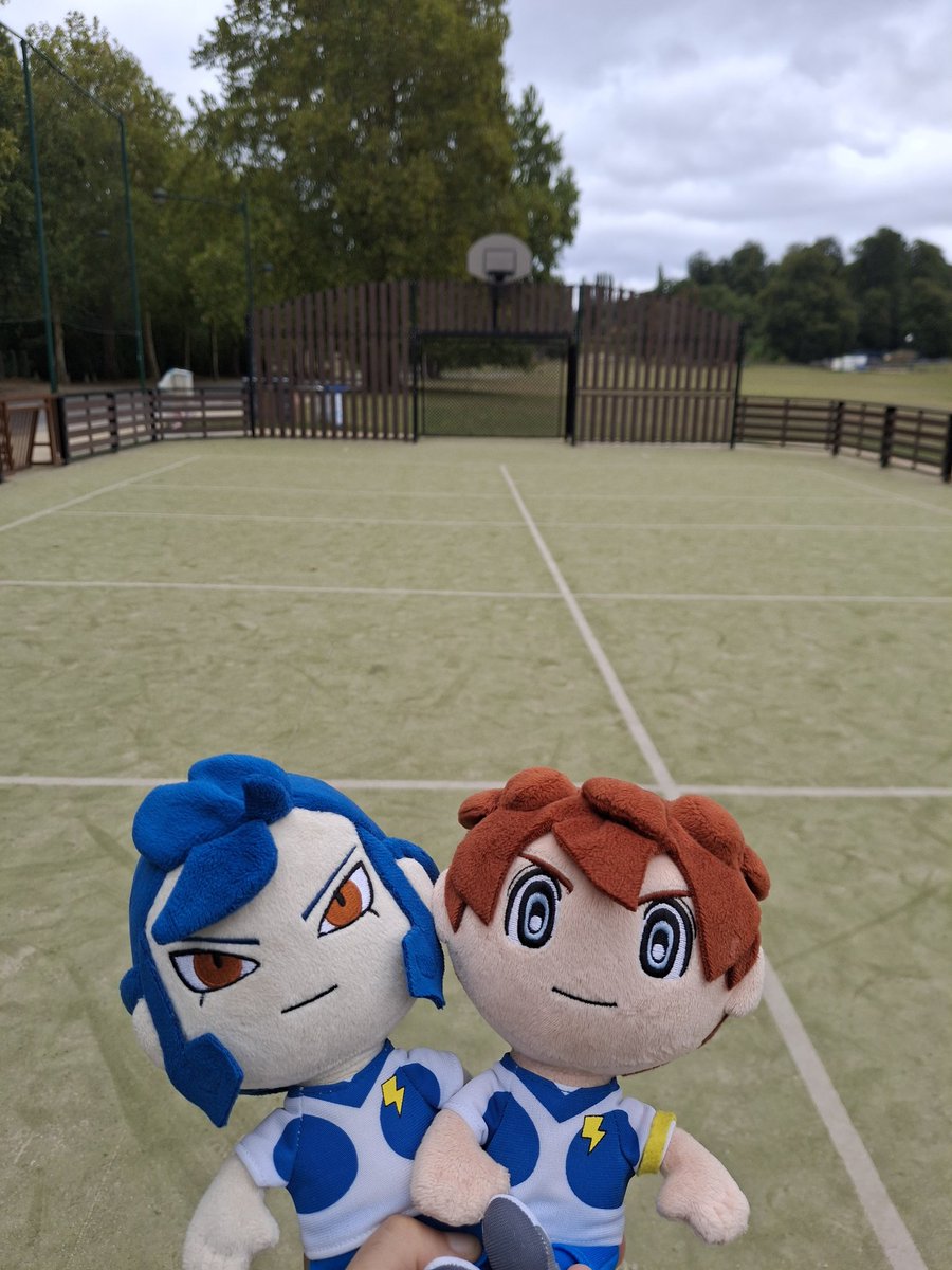 Devinez qui attends le circuit Go Galaxy sur VR, ici on est de vrais z'hommes avec un grand Y ça vient récupéré les joueurs directement sur le terrain 💪⚽ #イナズマイレブン    #InazumaEleven    #VictorBlade #ArionSherwind #kyouten