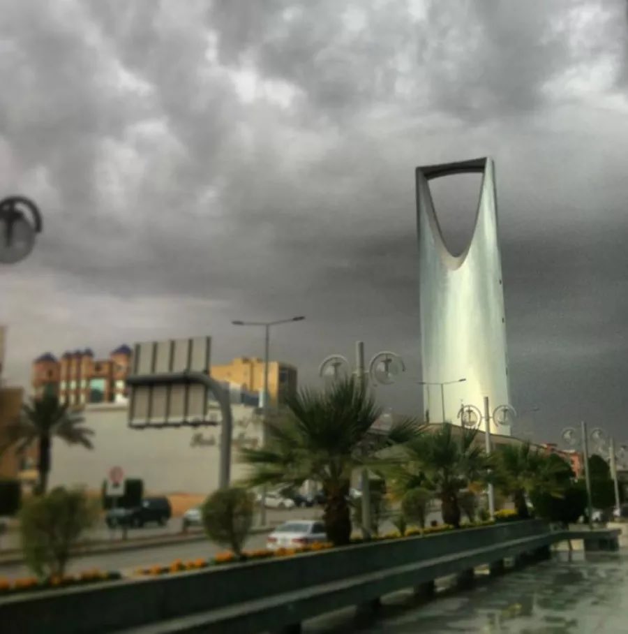 وش عادة تسوي بالاجواء الممطرة؟ 

#مطر_الرياض