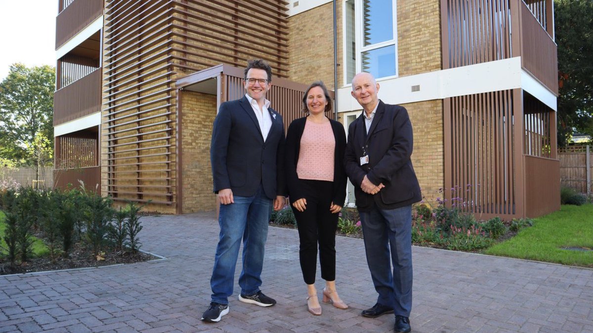 LBRUT's tweet photo. Giant strides have been taken in 2025 to bolster and improve housing in #LBRuT, with:

🏘️ Topping out on major Ham Close regeneration
🏗️ Construction started on Twickenham Riverside redevelopment

(1/2)

#12DaysOfDelivery https://t.co/GZRsL7tPYY