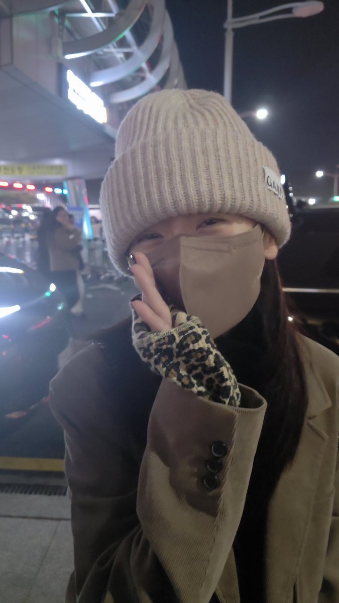 늦은 밤인데도 지유는 햇살미소~☺️☀️