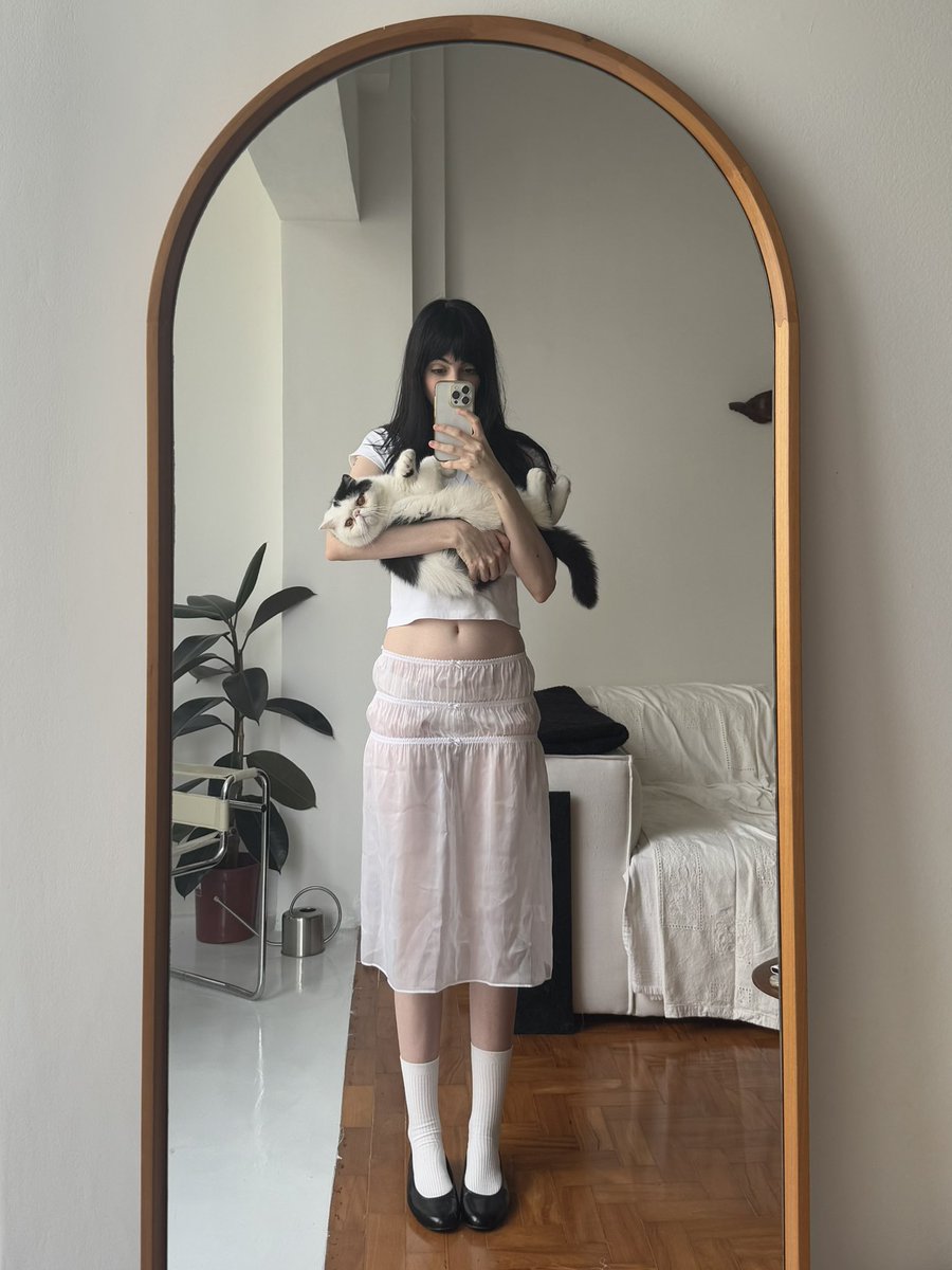 sofiacrvo's tweet image. mirror selfie wrapped