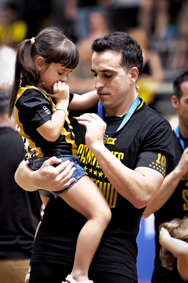 Con los 2 goles de ayer LA BESTIA llego a su gol número 36 frente a nacional! 

Ordoqui fútbol y gloria! ⚽️💛🖤