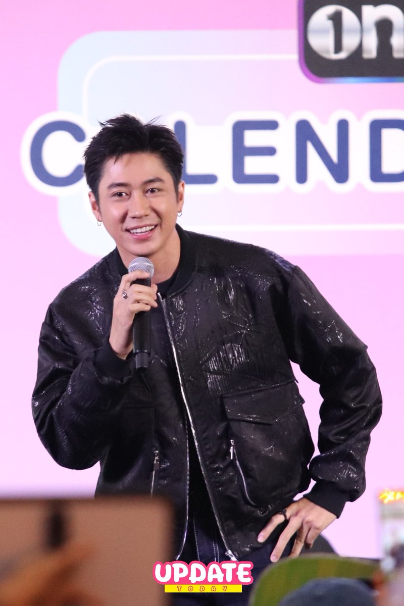 Update__today's tweet image. "แจม รชตะ" ในงาน "แจกปฏิทินช่องวัน 2026" ส่งต่อความสุข และคำขอบคุณจากใจ ต้อนรับปีใหม่ 2569 ✨

#แจมรชตะ #JamRachata
#one31Calendar2026
#ช่องวัน31 #one31
#CENTRALWORLD 
#UPDATETODAY #ข่าวบันเทิง