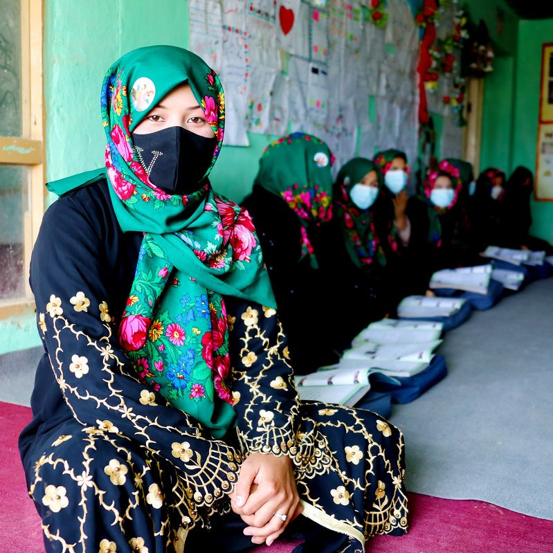 UNDP's tweet photo. Displaced people and the communities that welcome them work to rebuild their lives, restore dignity and recover their futures.

From Afghanistan and Uganda to Syria and beyond, we support government-led recovery that strengthens communities. https://t.co/FtsKqiHOrP

#RefugeeForum https://t.co/GvssNZo4Dk