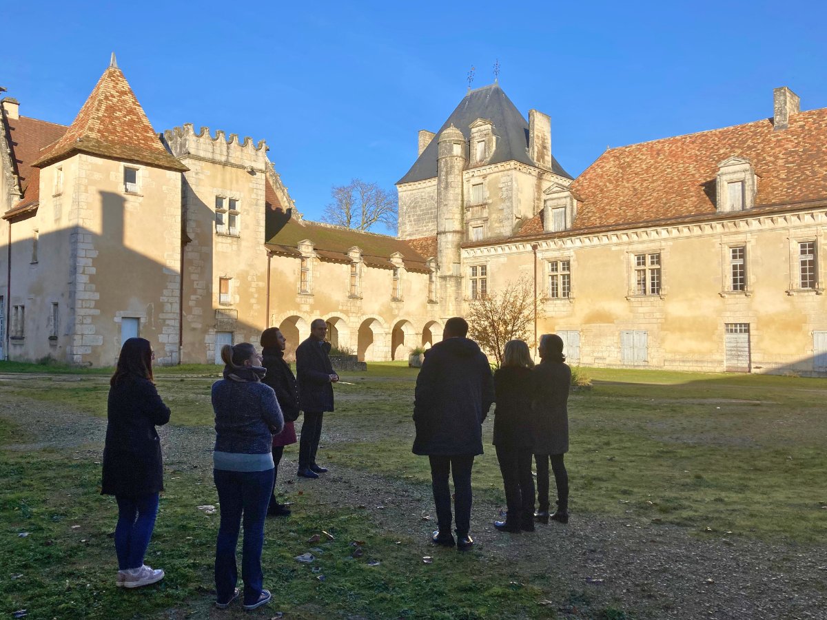 À la découverte du Lycée agricole de l’Oisellerie – un établissement d’excellence en Charente !
C'est toute la richesse et l'excellence des formations du collectif de la Spirits Valley Académie incarnées sur ce campus !
#Formation #Charente #Éducation #spiritsvalley