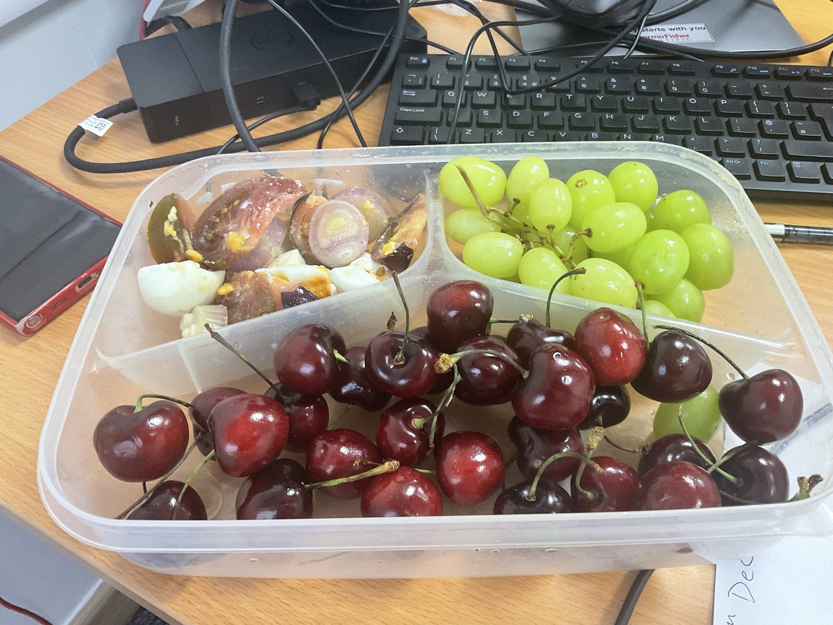 BeeNubian's tweet photo. #FatBellyProject fruity lunch with a side order of tomato salad with shallots, mozzarella and boiled egg. @leesah_zimbo @PrimtheRose @OctaviandlovuN @boldcolours @jintygal31 @MadgeOrrity @gazeeebo64 https://t.co/OP52mHWVd5