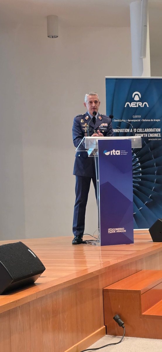 Aeropuerto de Teruel, vuela la innovación tweet media