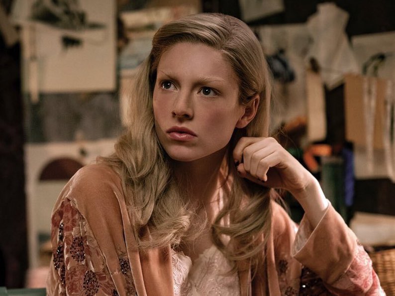 thngergames's tweet image. é impossível não odiar a capital de panem mas amar effie trinket e tigris snow