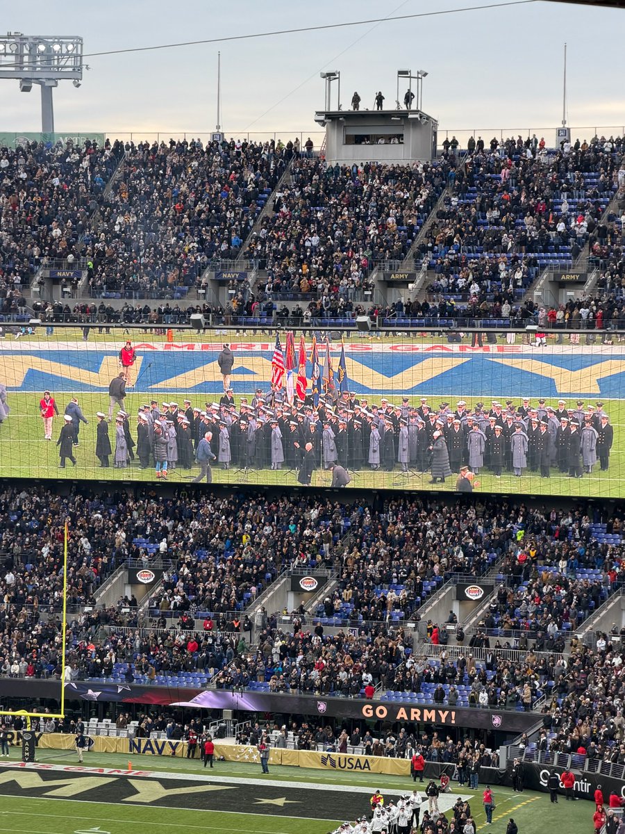 SecDuffy's tweet photo. I had a great time cheering on America’s teams at the Army-Navy game! 

@USMMAFootball is my team but all the men and women proudly serving our country are simply the BEST🇺🇸 https://t.co/YdTwfXD3Xt