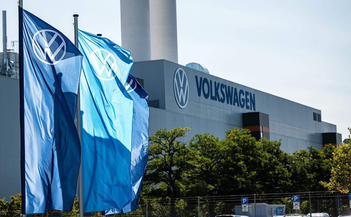 UNUM_IO's tweet photo. Впервые за 88 лет Volkswagen закроет автозавод в Дрездене (мощность до 200 ты��. авто/год).

Причины: энергетический и экономический кризисы в Германии, а также пошлины США и последствия антироссийских санкций.

#Финансы | #Volkswagen | #Германия | #Автопром https://t.co/TxjNWZUxh0