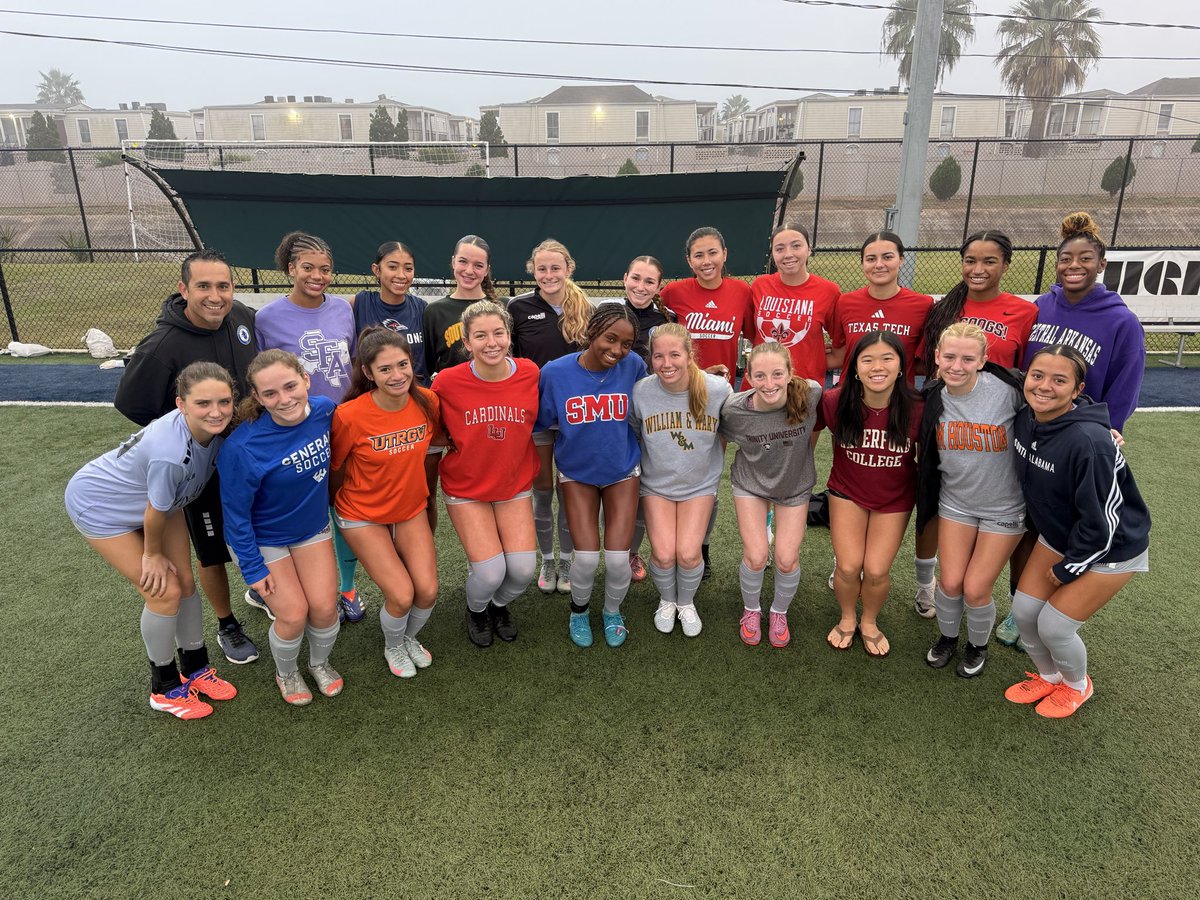 CoachGusMota's tweet photo. A very successful weekend for our Jr’s &amp; Sr’s at @ahfcsoccer . Our committed kids were able to be seen by their schools &amp; our uncommitted kids are receiving potential opportunities from schools in attendance. Thank you to the college coaches &amp; our staff.

@AHFC08GECRL
@AHFC08ECNL https://t.co/JV5KEeLbAE